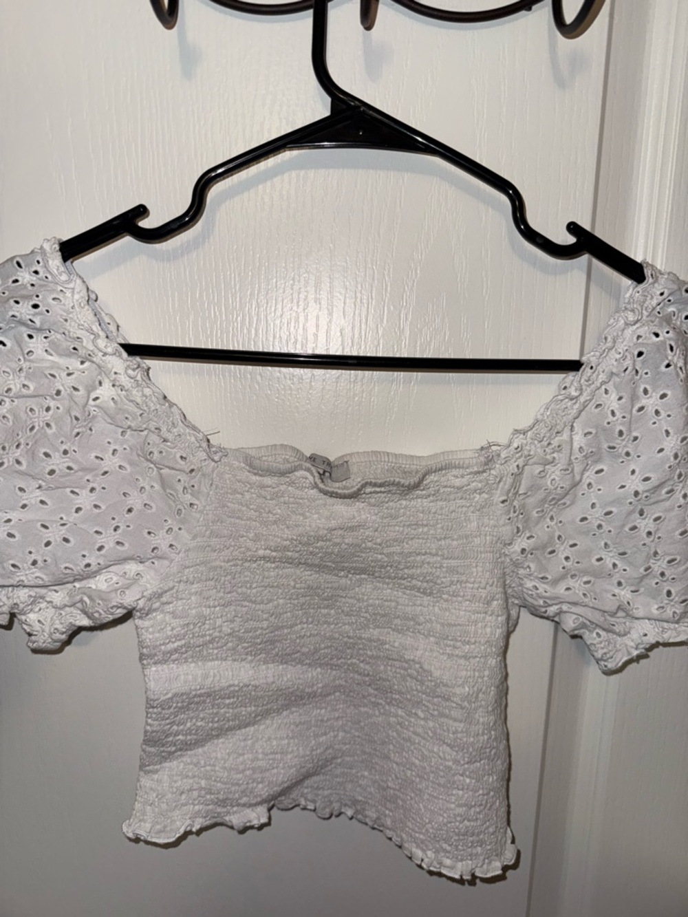 Love Tree Light White Ribbon Detail Crop Top